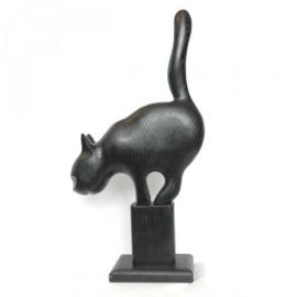 Скульптура Кіт полює чорний