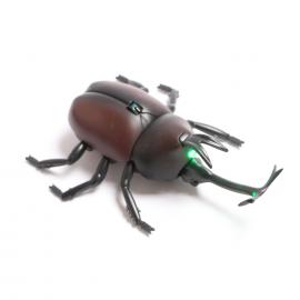 Інтерактивний жук Геркулес на пульті управління