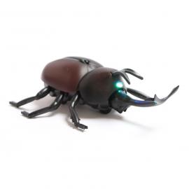 Інтерактивний жук Геркулес на пульті управління